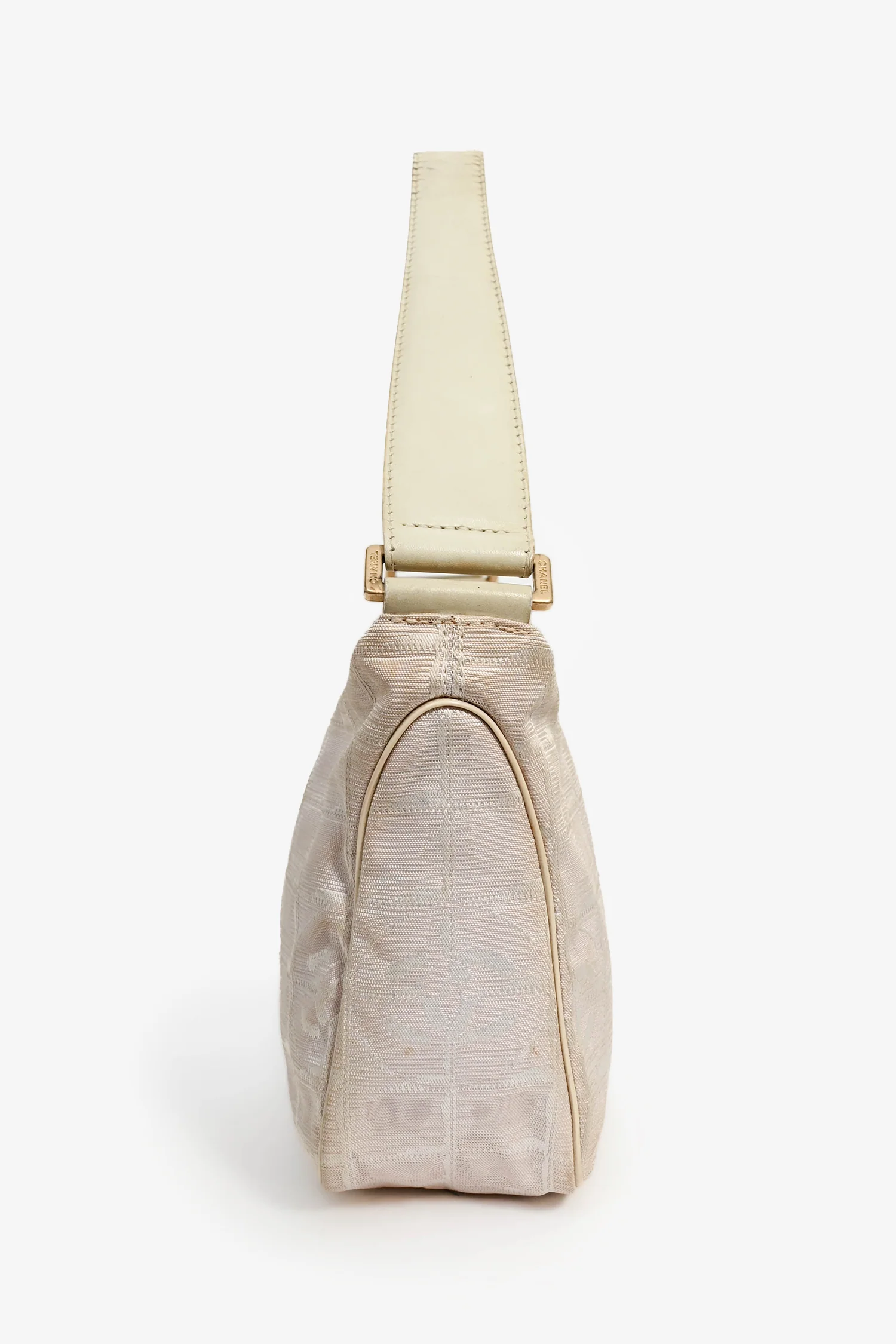 Pre-Loved Chanel™ Pink Nylon Travel Ligne Shoulder Bag
