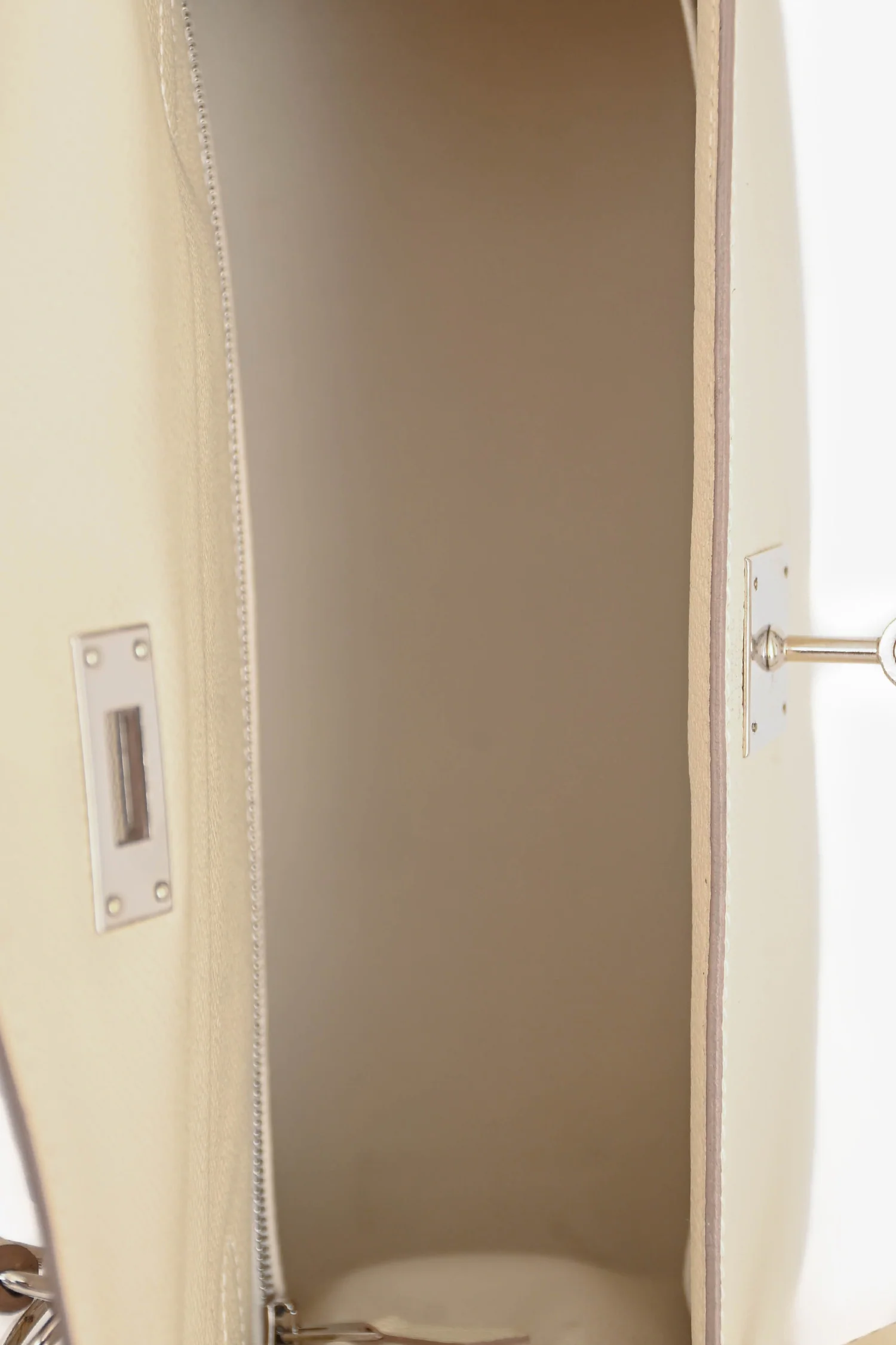 Hermès 2021 Chalk White Epsom Leather Kelly Sellier 28