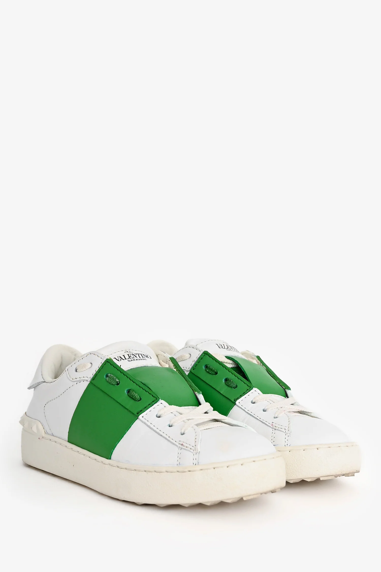 Valentino White/Green Leather Rockstud Sneakers Size 35