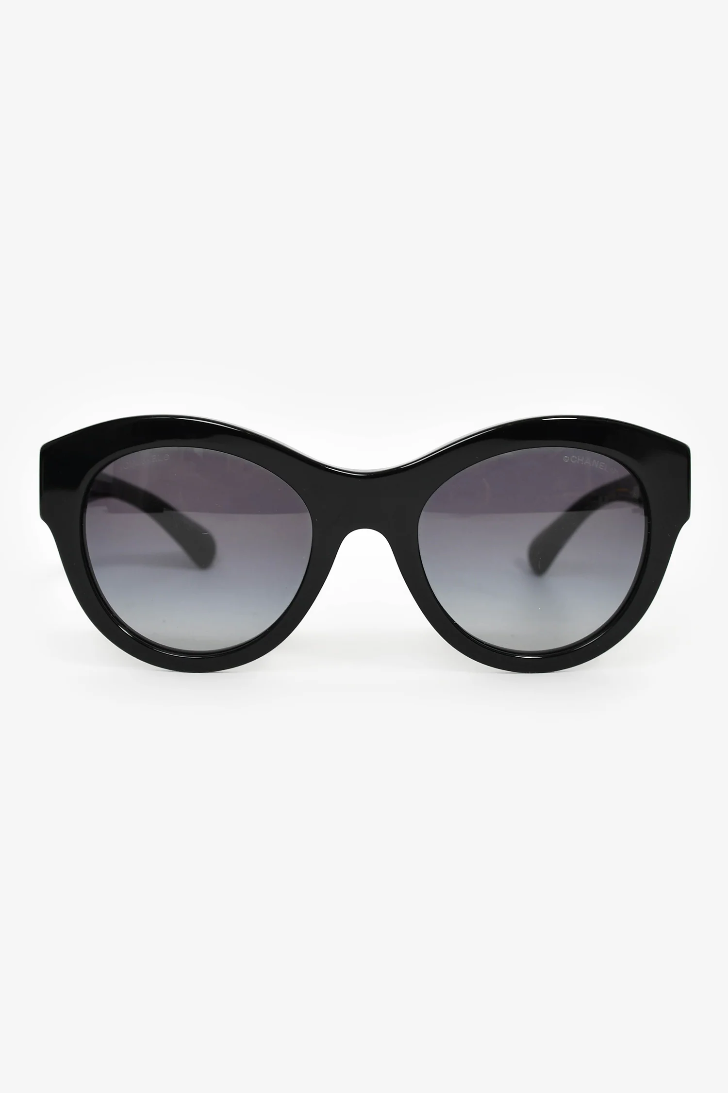 Pre-Loved Chanel™ Black CC Detail Cat Eye Sunglasses