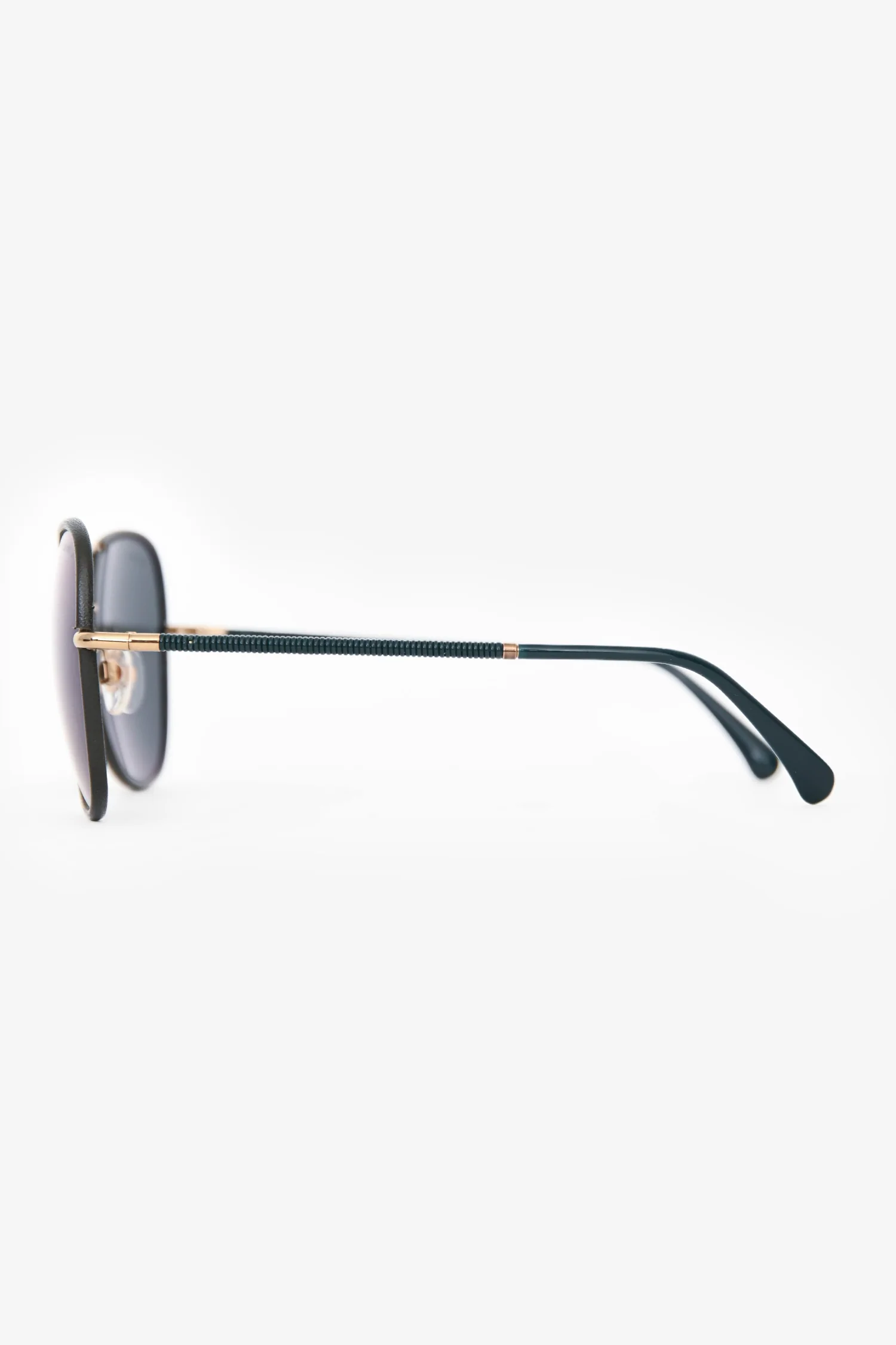 Pre-Loved Chanel™ Black/Green Pilot Sunglasses