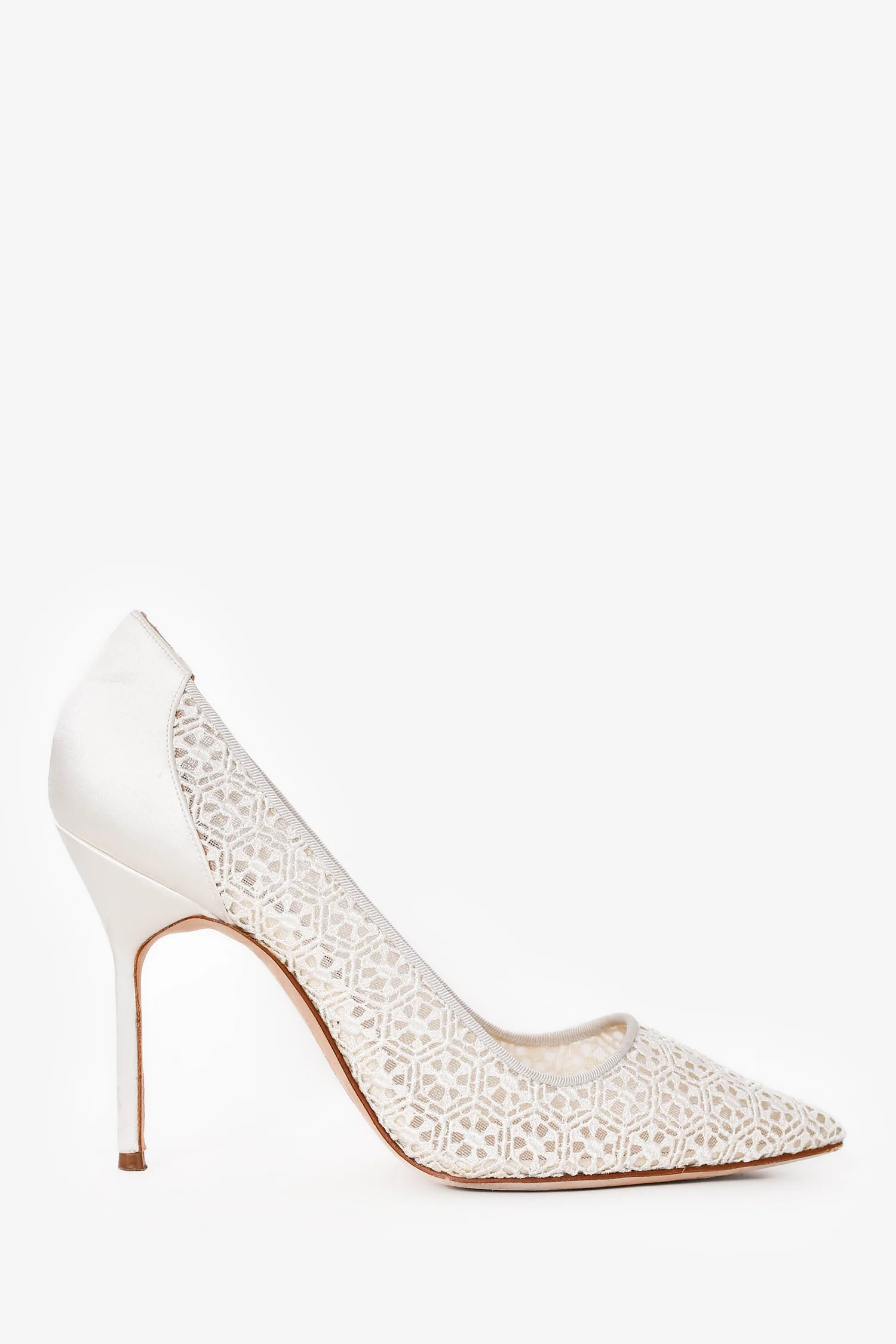 Manolo Blahnik White Lace Satin Bridal Tora Heels Size 38