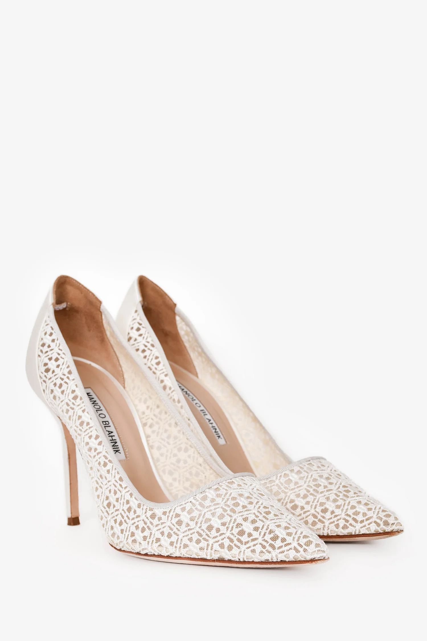 Manolo Blahnik White Lace Satin Bridal Tora Heels Size 38