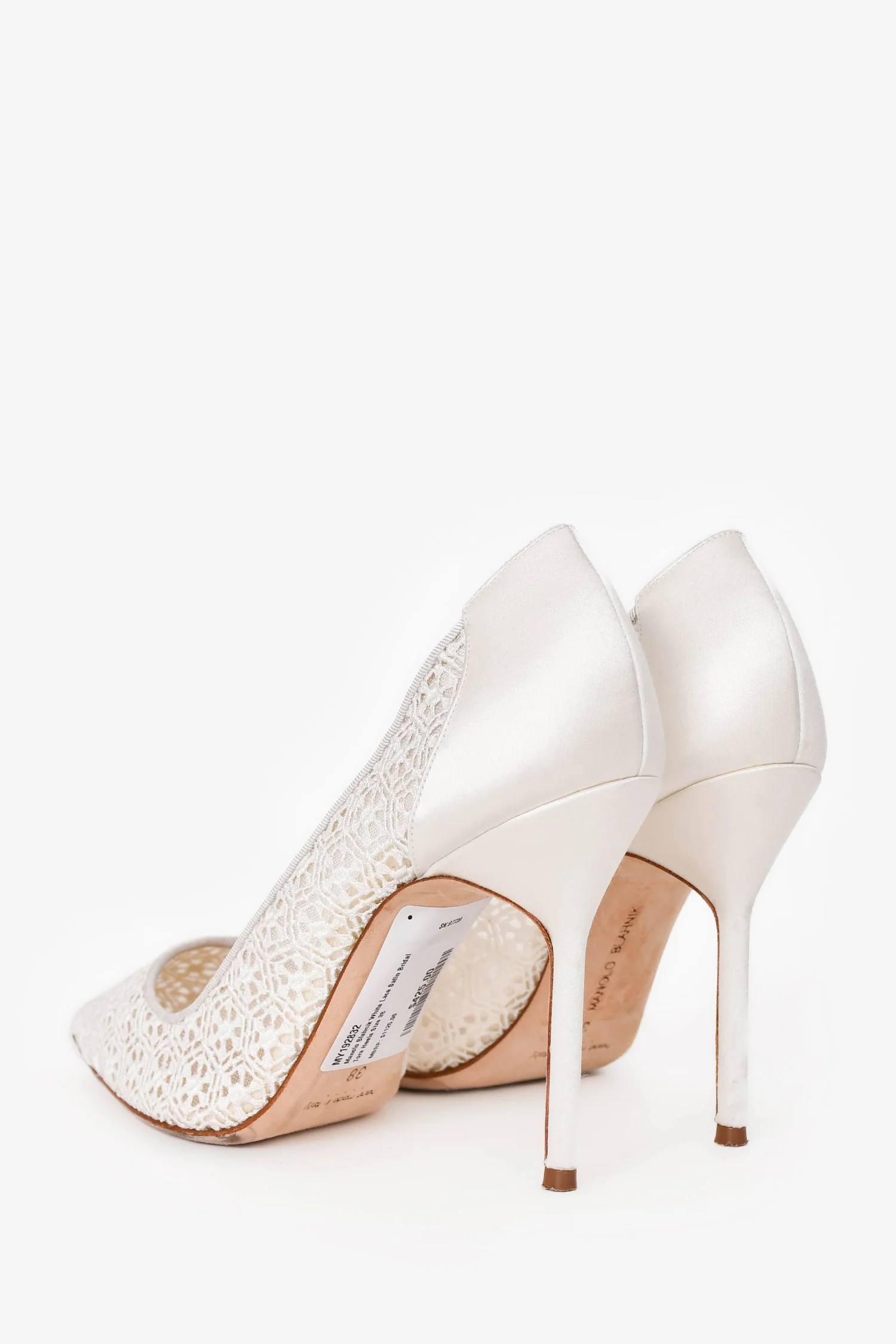 Manolo Blahnik White Lace Satin Bridal Tora Heels Size 38